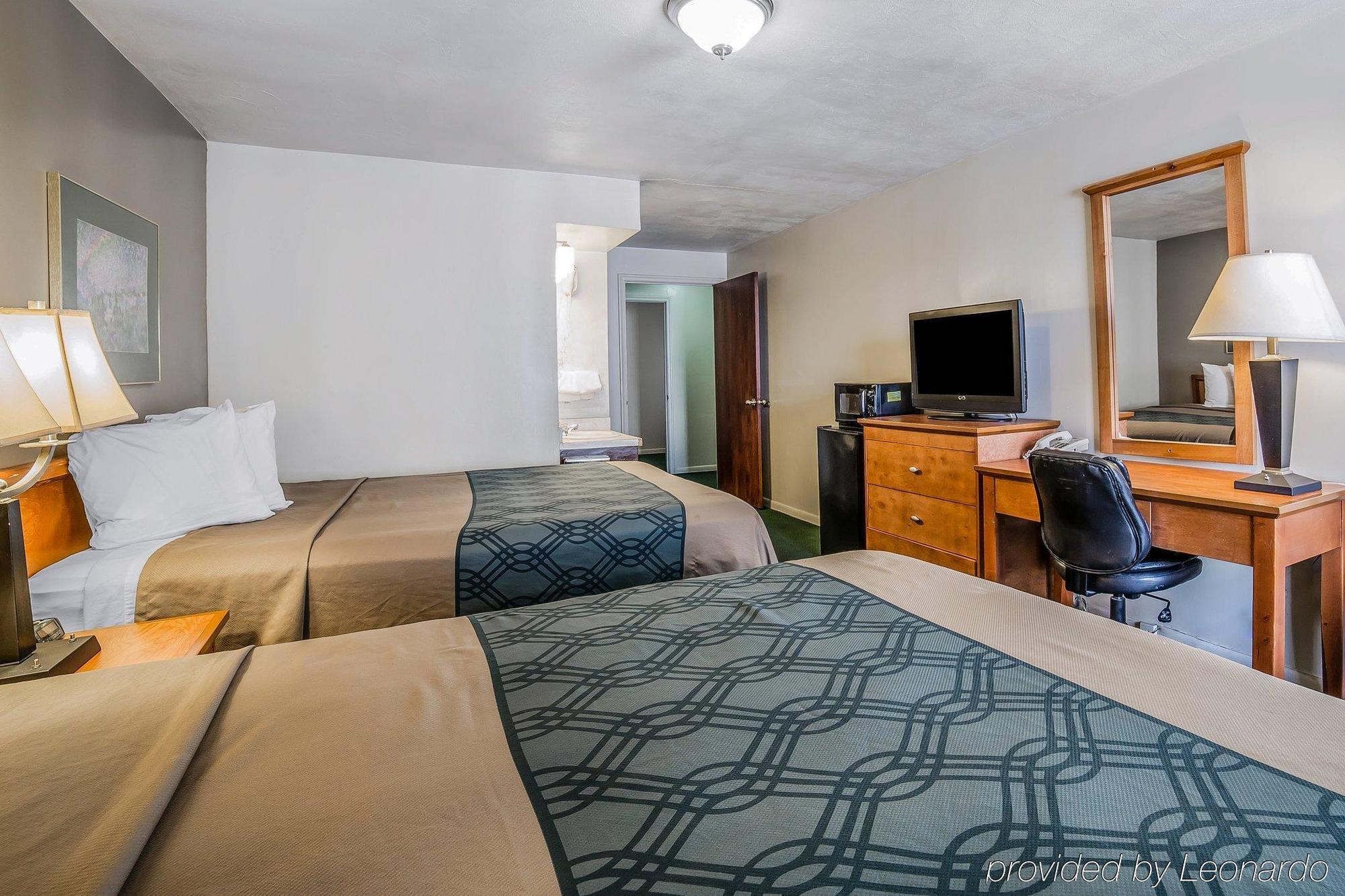 Econo Lodge Downtown Вернал Екстер'єр фото