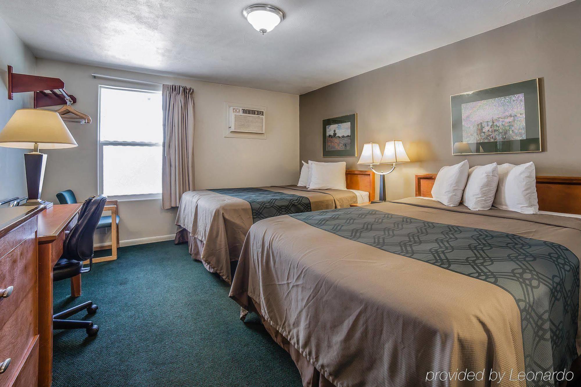 Econo Lodge Downtown Вернал Екстер'єр фото