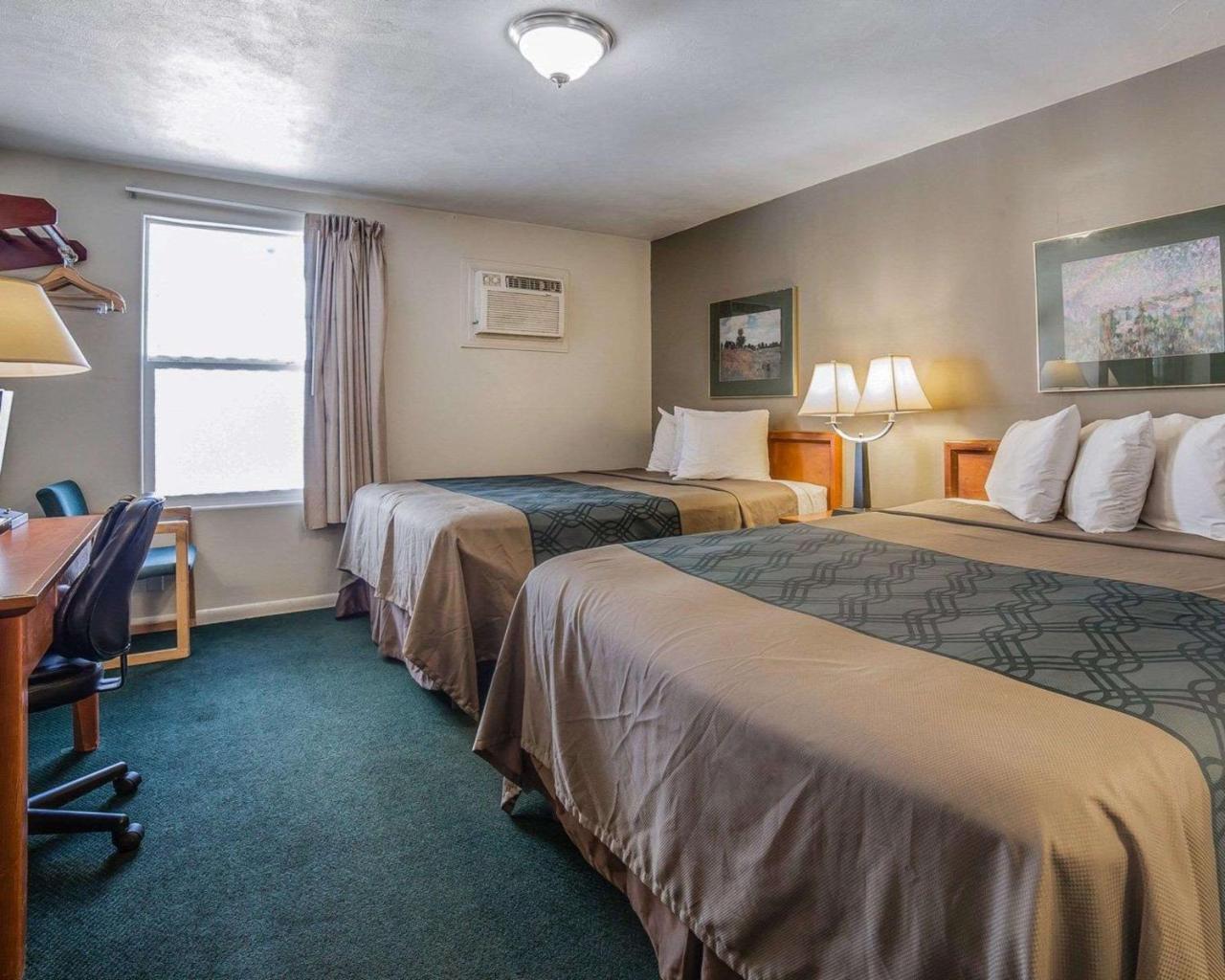Econo Lodge Downtown Вернал Екстер'єр фото