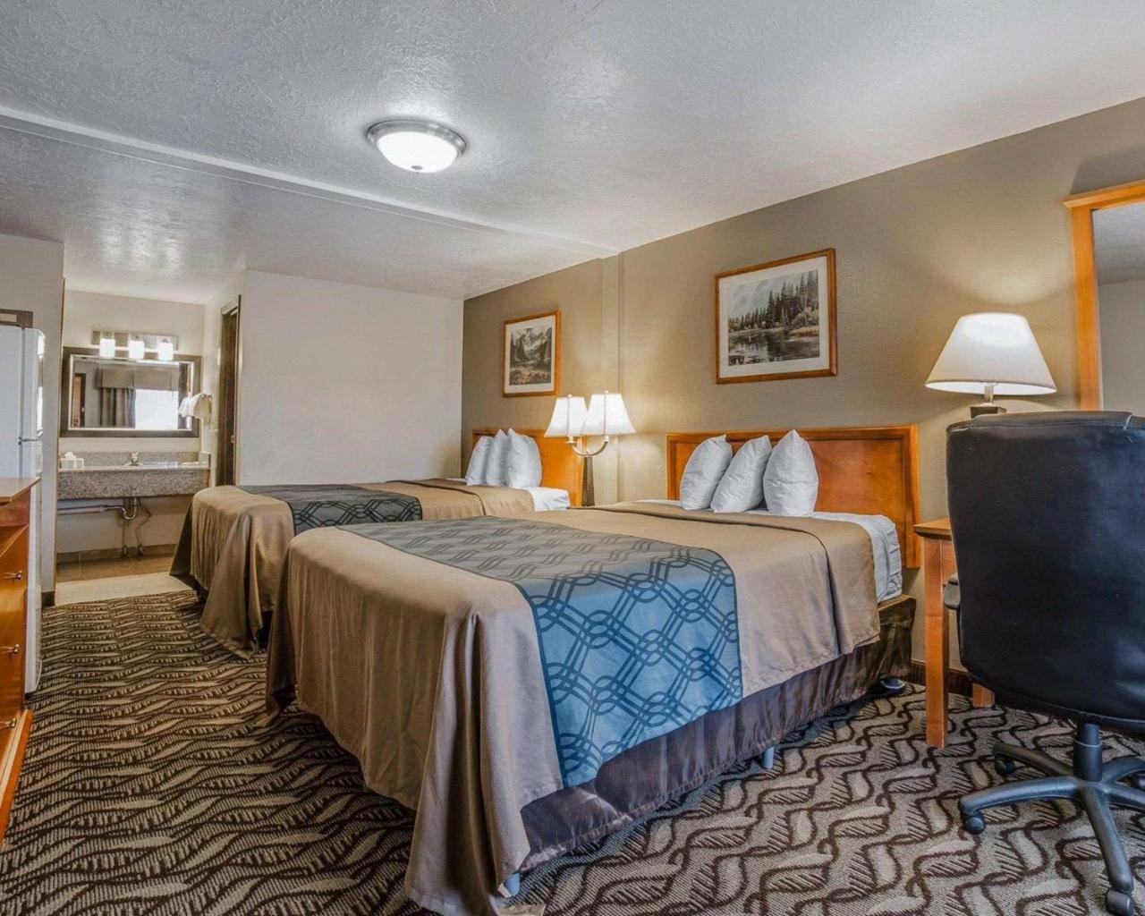 Econo Lodge Downtown Вернал Екстер'єр фото